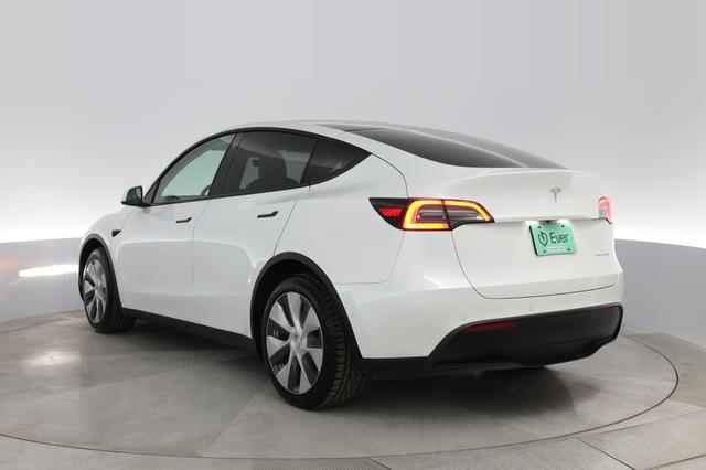 2021 Tesla Model Y — photo 9 of 25