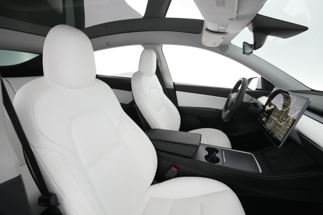 2021 Tesla Model Y — photo 17 of 25