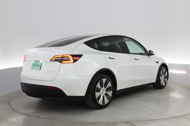 2021 Tesla Model Y — photo 2 of 25