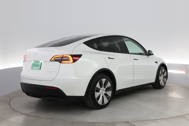 2021 Tesla Model Y — photo 2 of 25