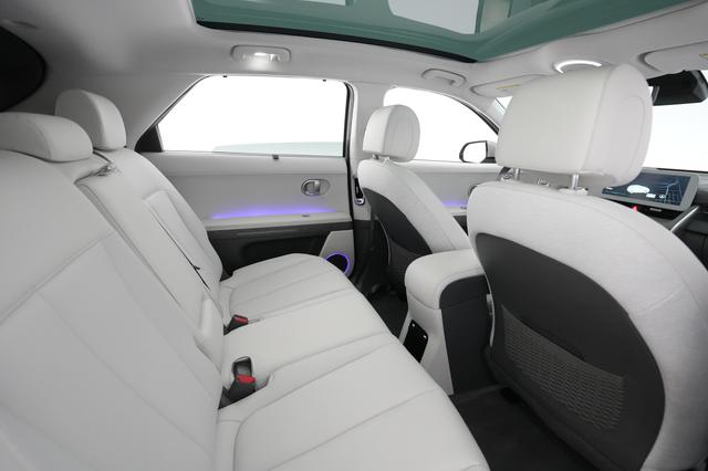 2024 Hyundai IONIQ 5 — photo 3 of 32