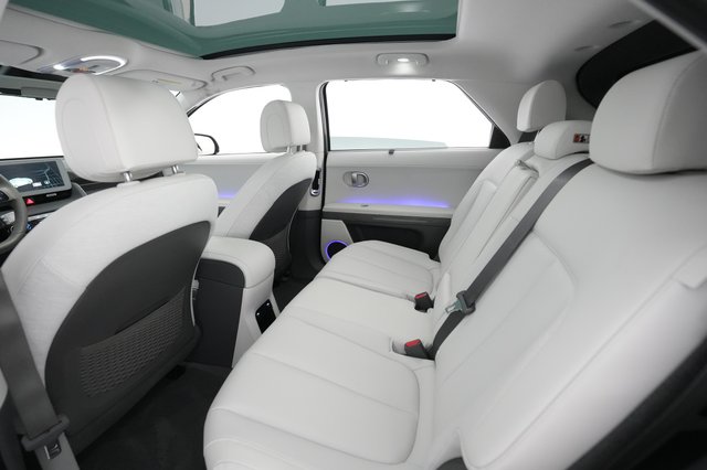 2024 Hyundai IONIQ 5 — photo 19 of 32