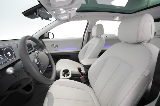 2024 Hyundai IONIQ 5 — photo 17 of 32