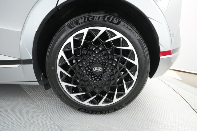 2024 Hyundai IONIQ 5 — photo 14 of 32