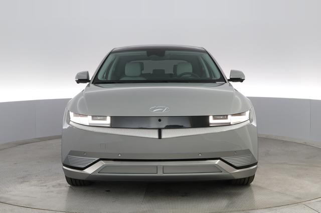 2024 Hyundai IONIQ 5 — photo 6 of 32