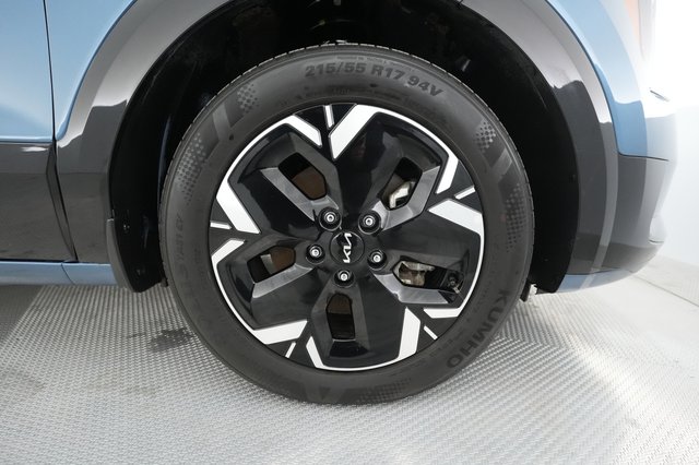2023 Kia Niro EV — photo 12 of 37