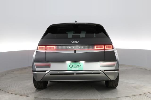 2023 Hyundai IONIQ 5 — photo 8 of 27