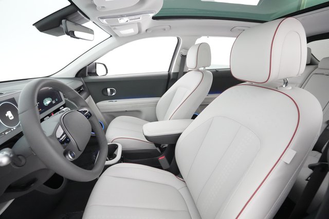 2023 Hyundai IONIQ 5 — photo 15 of 27