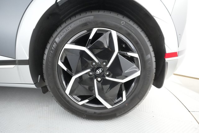 2023 Hyundai IONIQ 5 — photo 12 of 27
