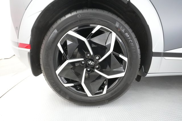2023 Hyundai IONIQ 5 — photo 14 of 27