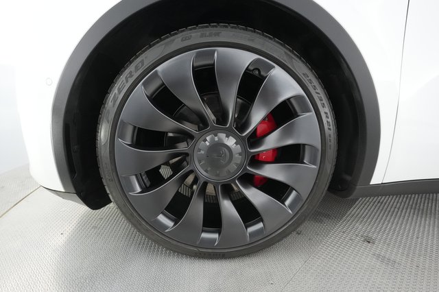 2021 Tesla Model Y — photo 7 of 33