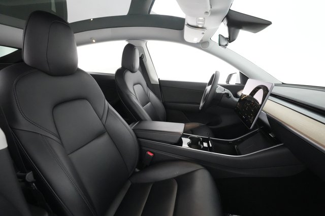 2021 Tesla Model Y — photo 20 of 33