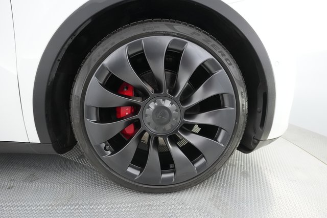 2021 Tesla Model Y — photo 19 of 33