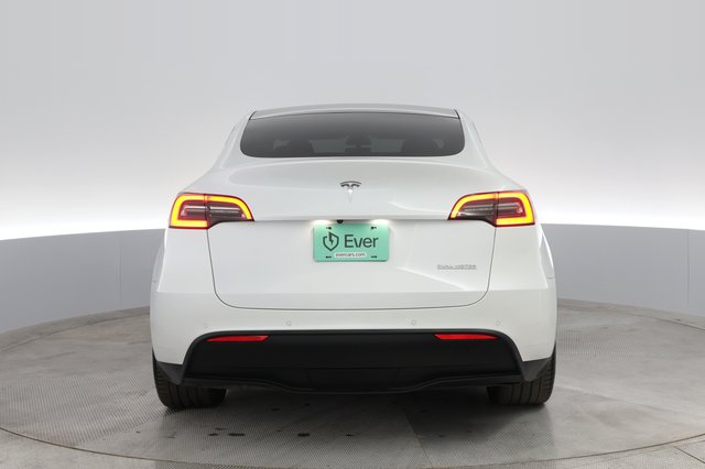 2021 Tesla Model Y — photo 11 of 33