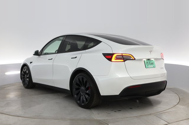 2021 Tesla Model Y — photo 12 of 33