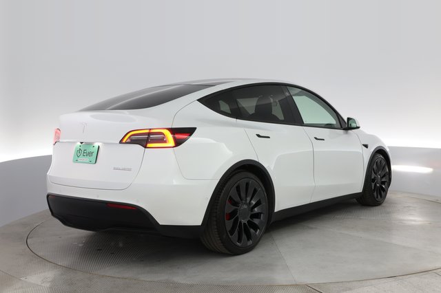 2021 Tesla Model Y — photo 10 of 33