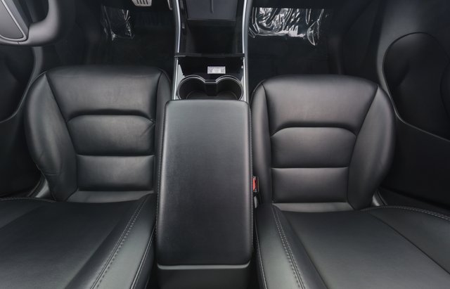 2021 Tesla Model Y — photo 23 of 33