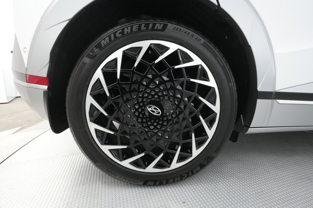 2023 Hyundai IONIQ 5 — photo 15 of 27