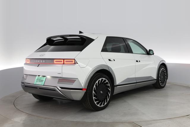 2023 Hyundai IONIQ 5 — photo 2 of 27