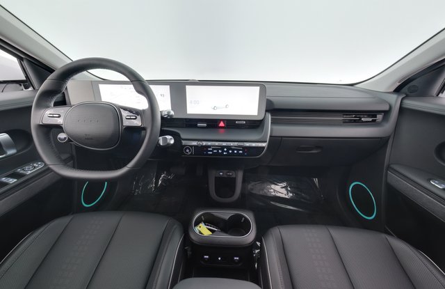 2023 Hyundai IONIQ 5 — photo 16 of 27