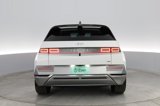 2023 Hyundai IONIQ 5 — photo 9 of 27