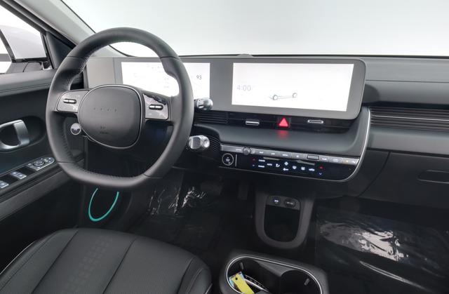 2023 Hyundai IONIQ 5 — photo 3 of 27