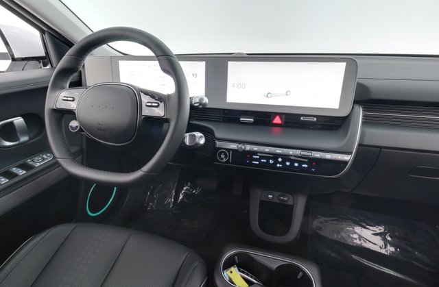 2023 Hyundai IONIQ 5 — photo 3 of 27