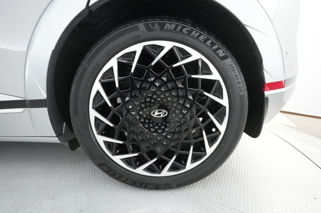2023 Hyundai IONIQ 5 — photo 12 of 28