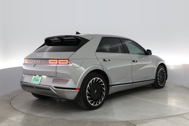 2023 Hyundai IONIQ 5 — photo 2 of 28
