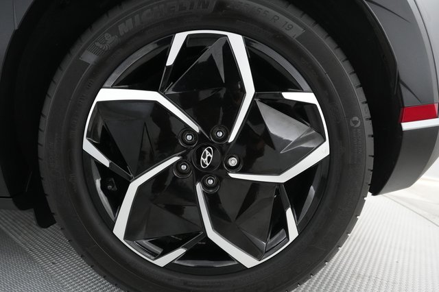 2023 Hyundai IONIQ 5 — photo 15 of 28