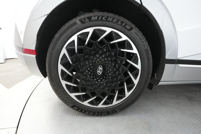 2023 Hyundai IONIQ 5 — photo 15 of 26