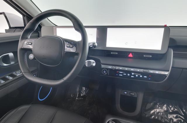 2023 Hyundai IONIQ 5 — photo 3 of 26