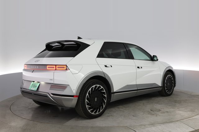 2023 Hyundai IONIQ 5 — photo 2 of 26