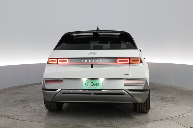 2023 Hyundai IONIQ 5 — photo 9 of 26