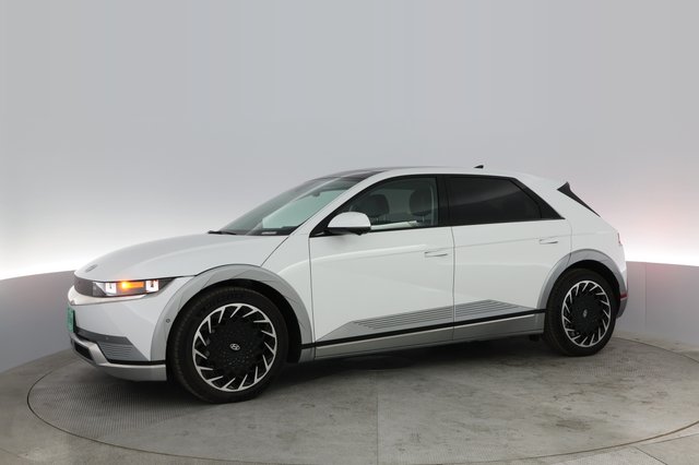 2023 Hyundai IONIQ 5 — photo 11 of 26