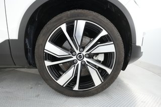 2021 Volvo XC40 Recharge — photo 14 of 30
