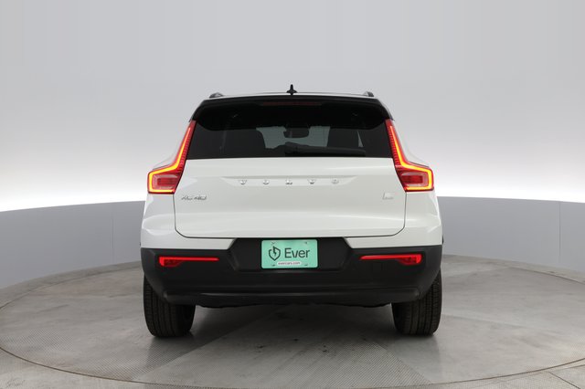 2021 Volvo XC40 Recharge — photo 9 of 30