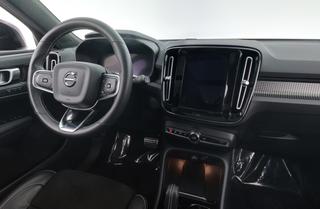 2021 Volvo XC40 Recharge — photo 3 of 30