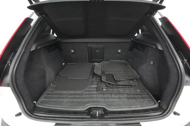 2021 Volvo XC40 Recharge — photo 20 of 30