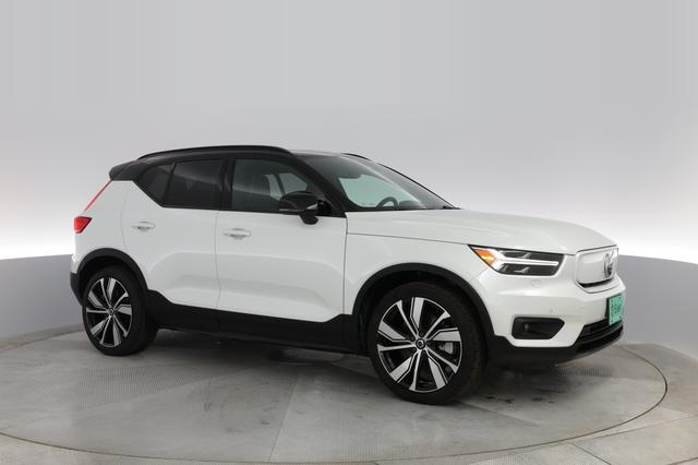 2021 Volvo XC40 Recharge — photo 8 of 30