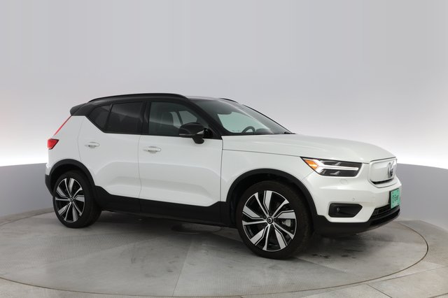 2021 Volvo XC40 Recharge — photo 8 of 30