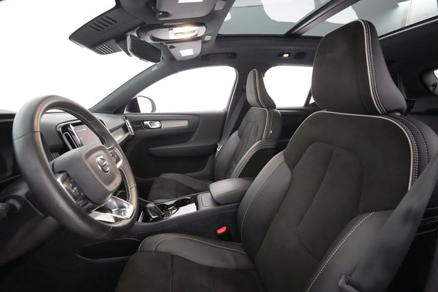 2021 Volvo XC40 Recharge — photo 16 of 30