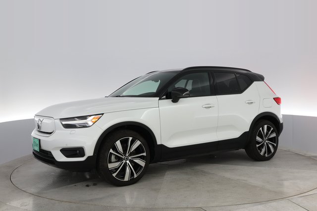 2021 Volvo XC40 Recharge — photo 11 of 30