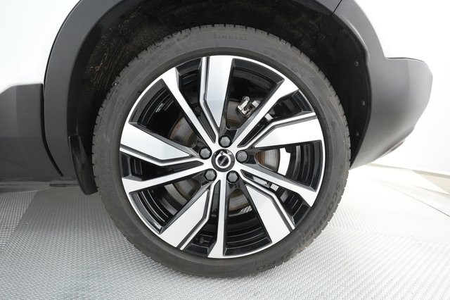 2021 Volvo XC40 Recharge — photo 13 of 30