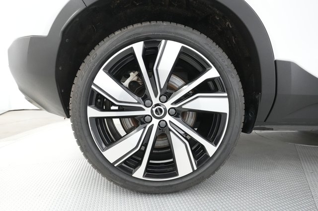 2021 Volvo XC40 Recharge — photo 15 of 30