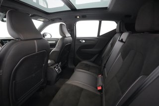 2021 Volvo XC40 Recharge — photo 17 of 30