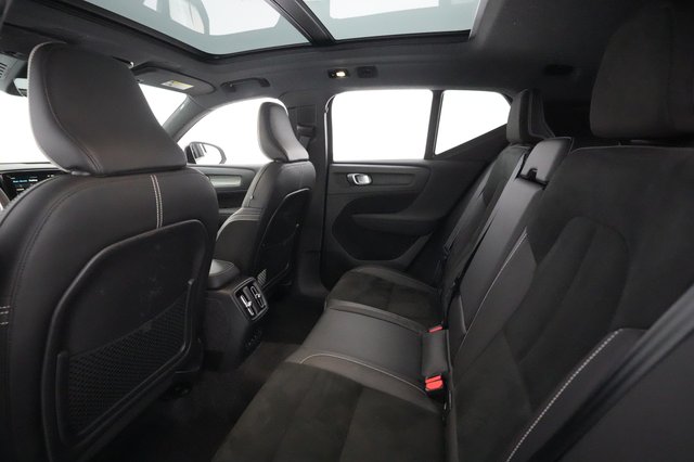 2021 Volvo XC40 Recharge — photo 17 of 30