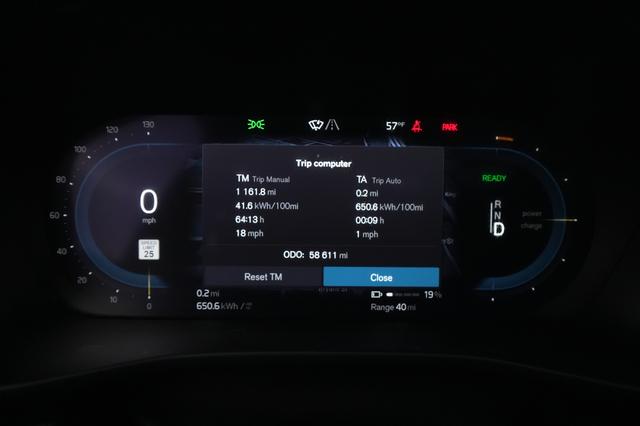 2021 Volvo XC40 Recharge — photo 5 of 30