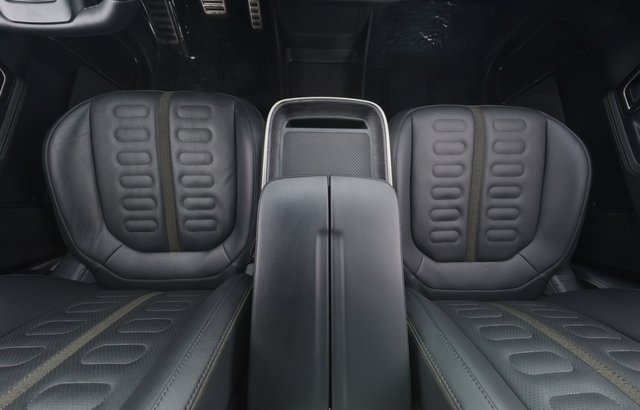 2022 Rivian R1T — photo 20 of 32