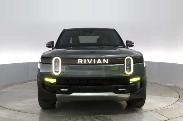 2022 Rivian R1T — photo 6 of 32